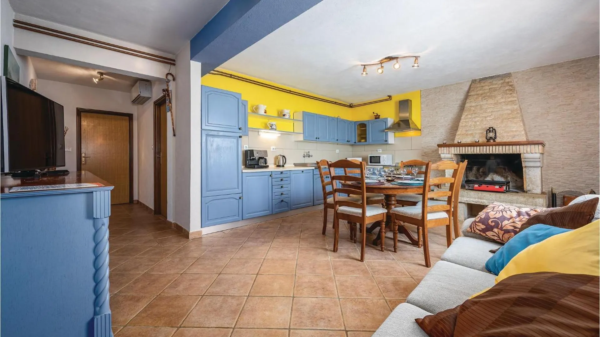 Nice Apartment In Baderna With Kitchen