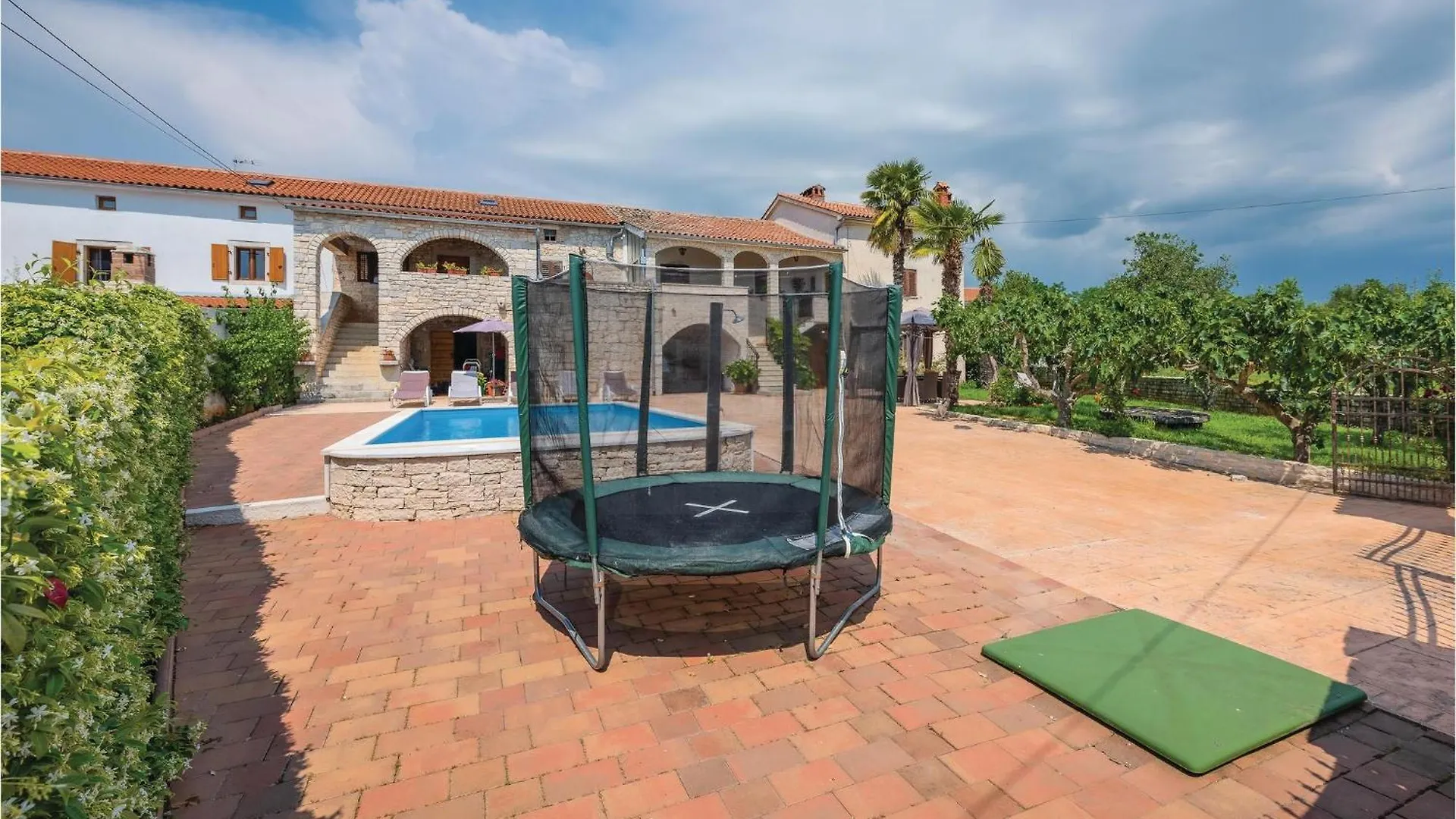 Nice Apartment In Baderna With Kitchen